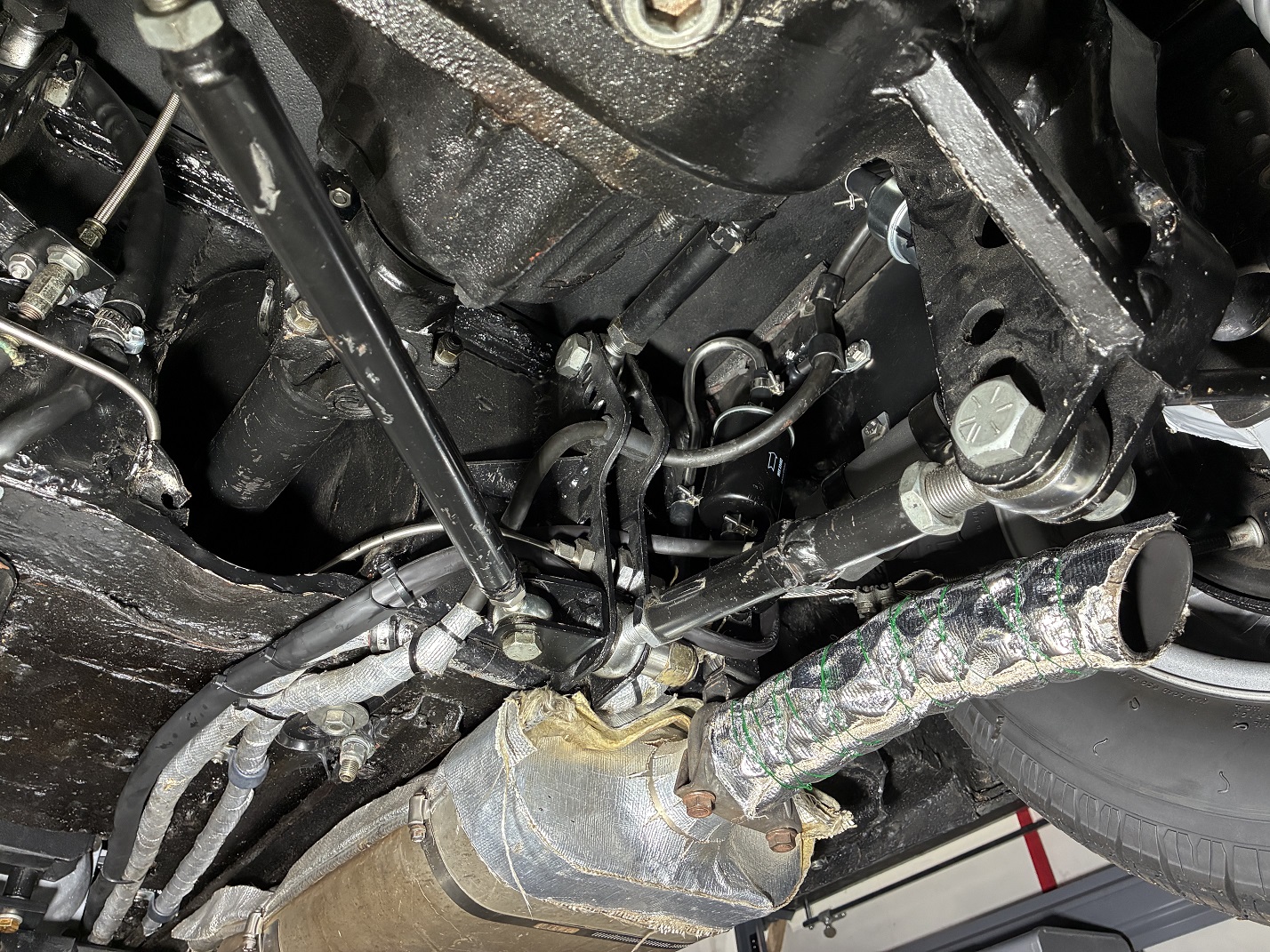 Rear drive shaft connection to 8